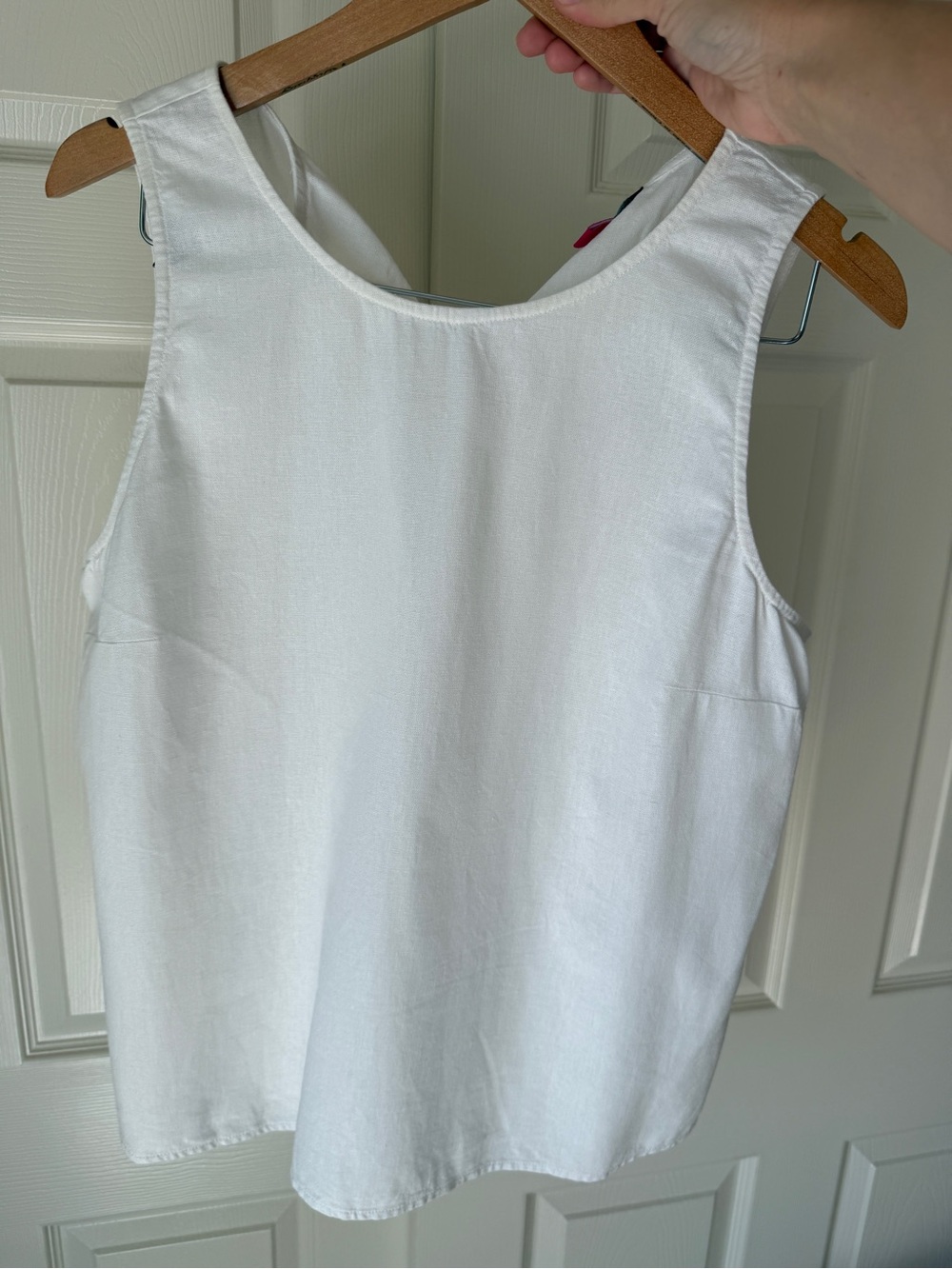 Vince Camuto White Sleeveless Linen Tank